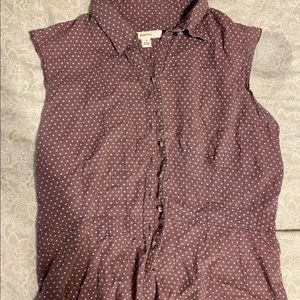 Super cute button up top😊